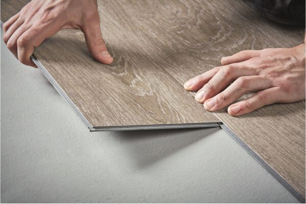  Клеевая или замковая ПВХ плитка 