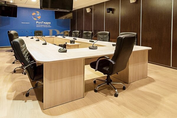  Почему для коммерческих помещений лучше применять клеевой кварцвинил, а не замковый? 